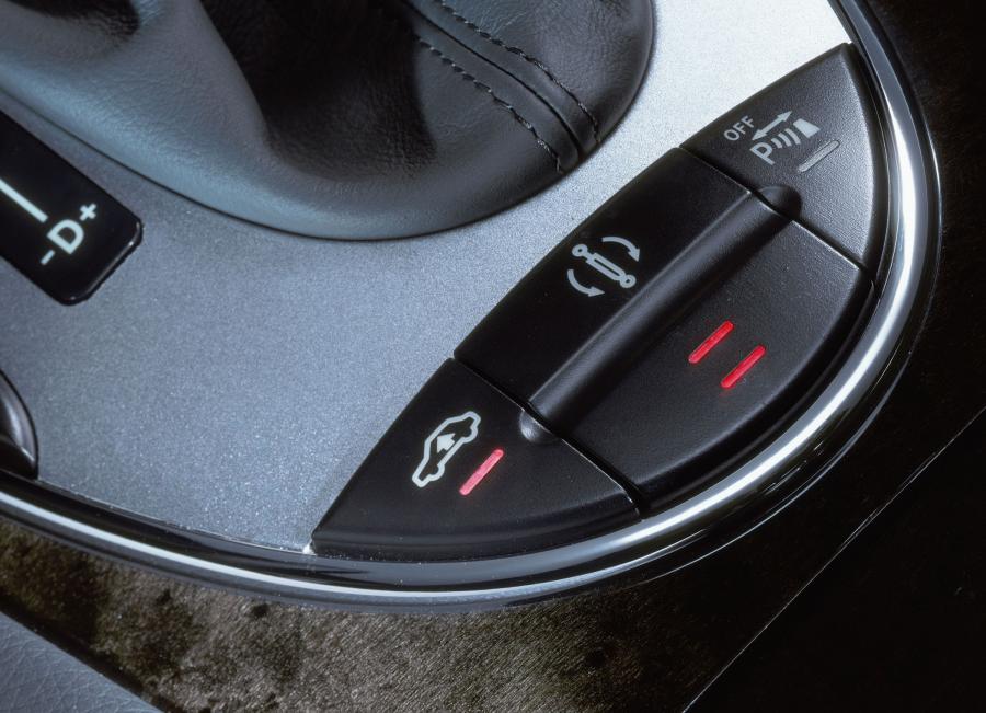  Mercedes-Benz E-Class 2002 года  (фото 199 из 448)